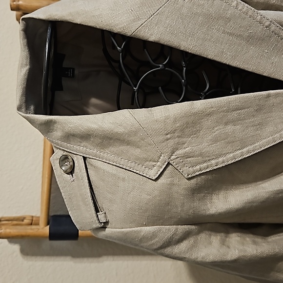 The Limited Linen Blazer - Picture 2 of 9